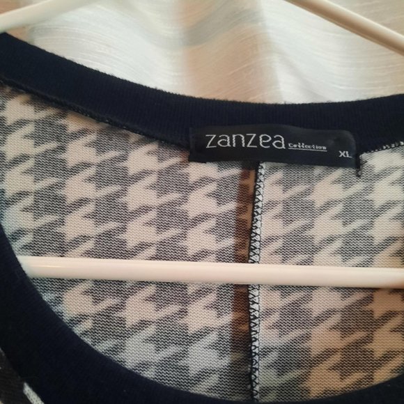 Black & White Pattern Sweater  *BOGO* - Picture 2 of 6